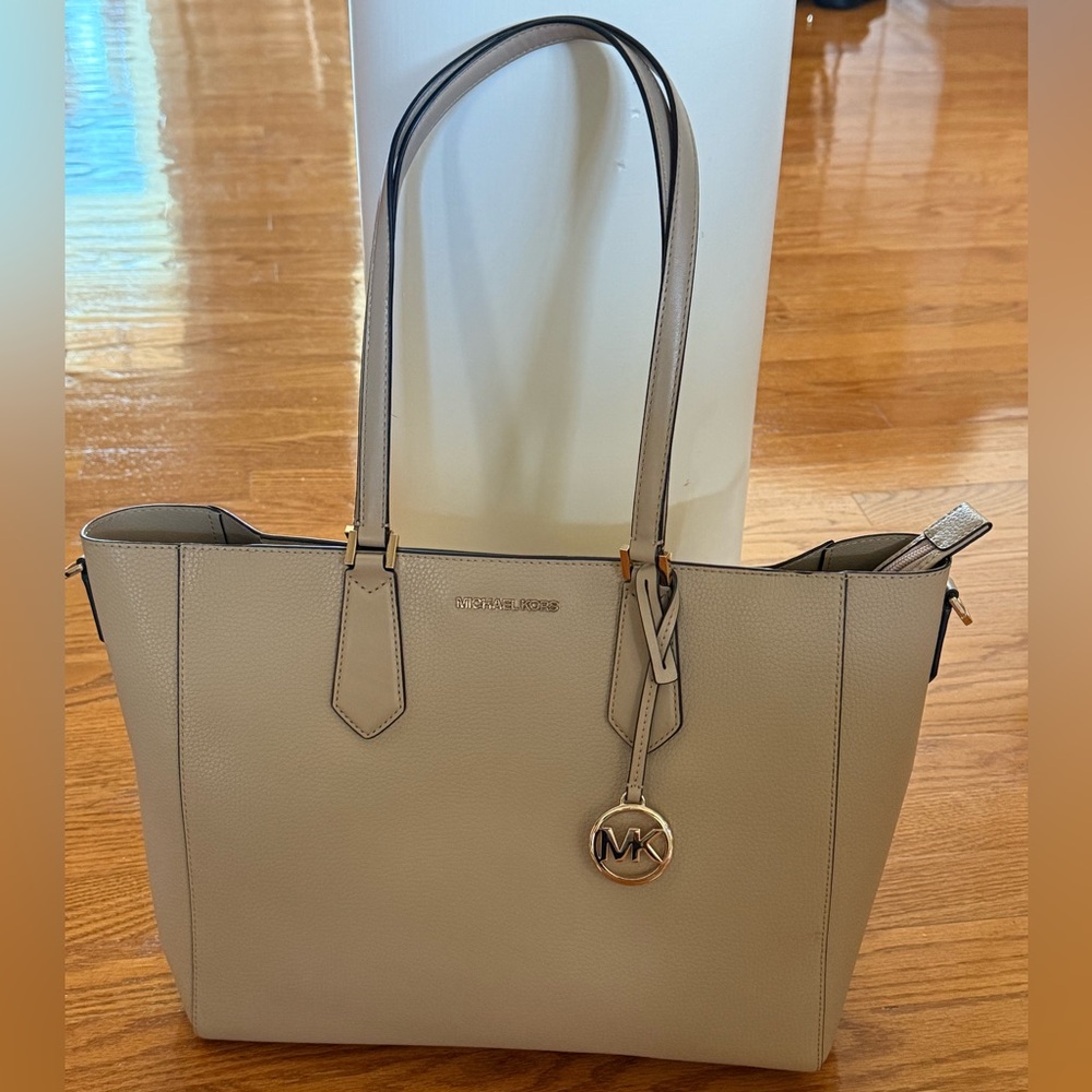 MICHAEL Michael Kors Kimberly Large Beige Tote and Mini Detachable Wallet